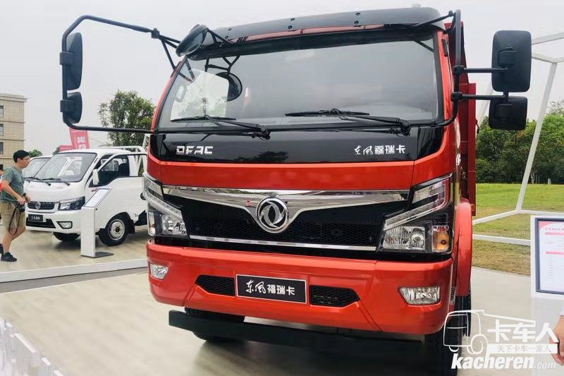 東風(fēng)福瑞卡 R6 183馬力 4×2 3400軸距 國六自卸車