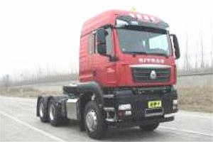 汕德卡牌ZZ4256V324MF1W型 國(guó)六危險(xiǎn)品牽引車(chē)