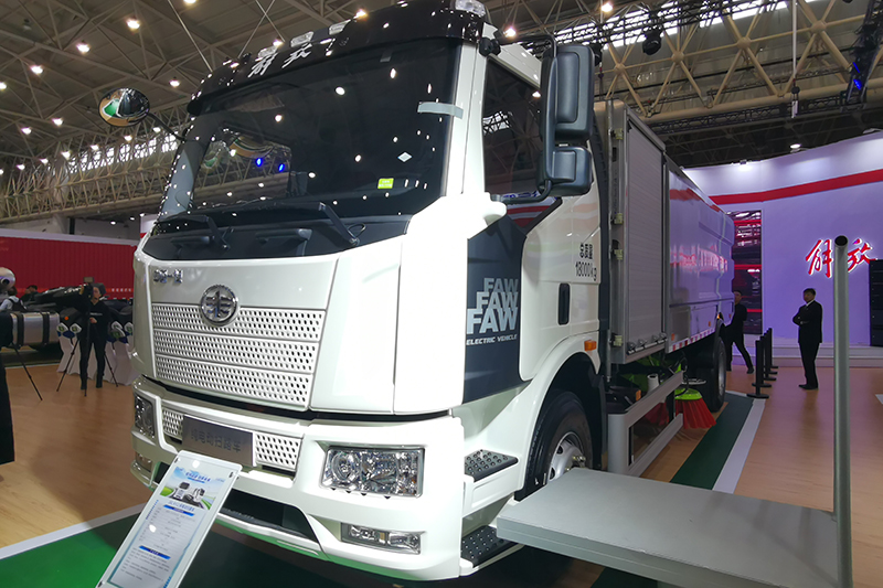 一汽解放 J6L 4×2 160kW 純電動(dòng)車掃路車（ZBH5183TSLCABEV）