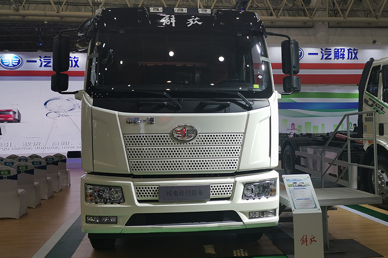一汽解放 J6L 4×2 160kW 純電動(dòng)餐廚垃圾車
