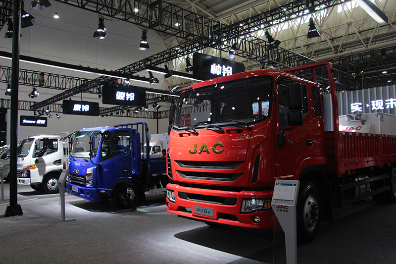 江淮 帥鈴Q9 195馬力 4×2 國(guó)六 平板載貨車(chē)