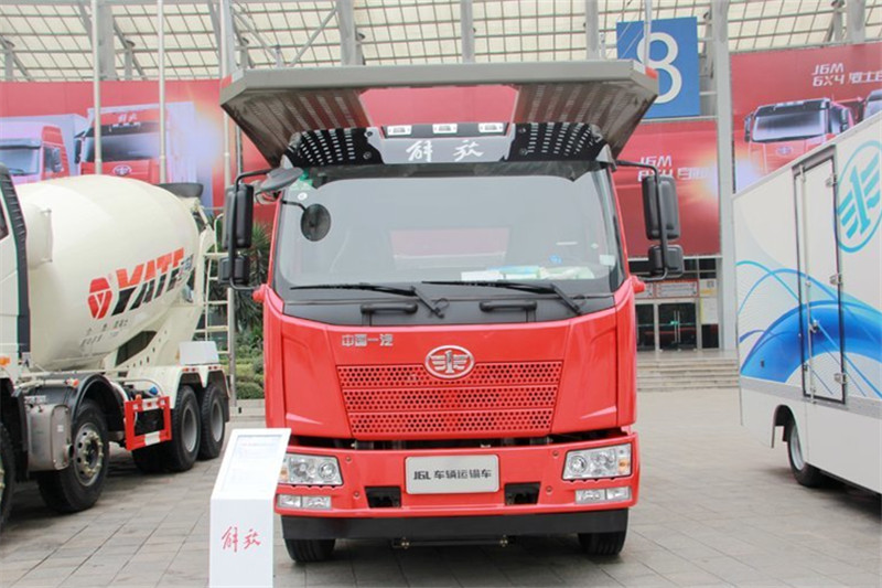 一汽解放 J6L重卡 320馬力 6X2 國(guó)五中置軸轎運(yùn)車(chē)(CHX5220TCLA)