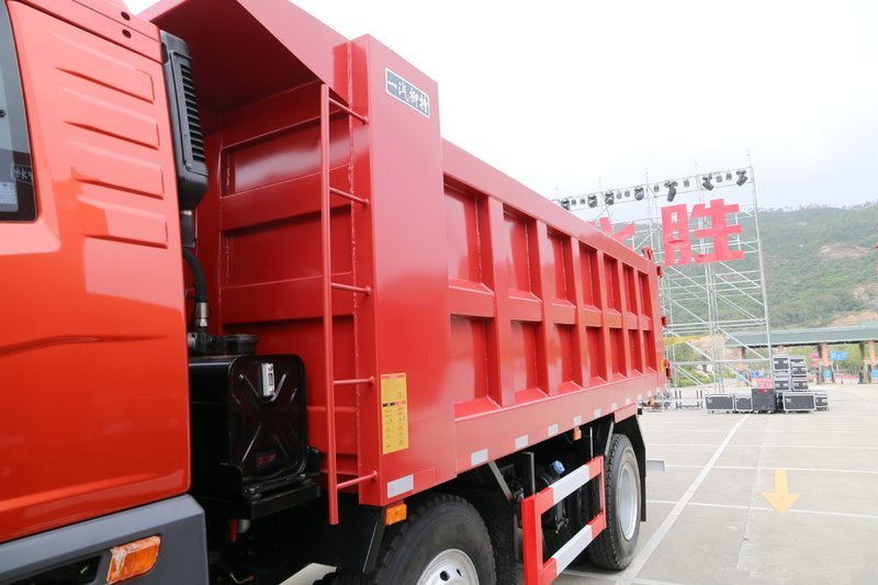 一汽解放青汽 龍V 窄橋版 220馬力 6X2 5.2米 國五自卸車