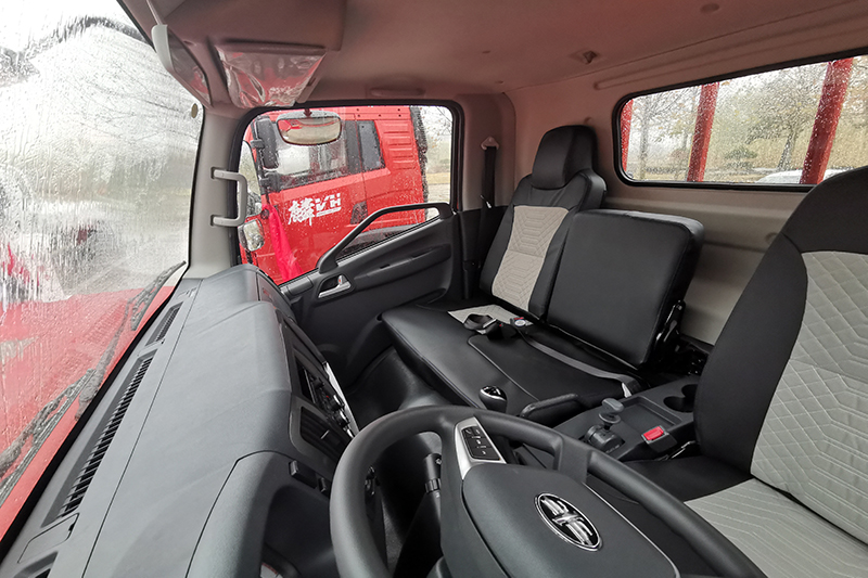 一汽解放輕卡 J6F 130馬力 4×2 國五 平板載貨車
