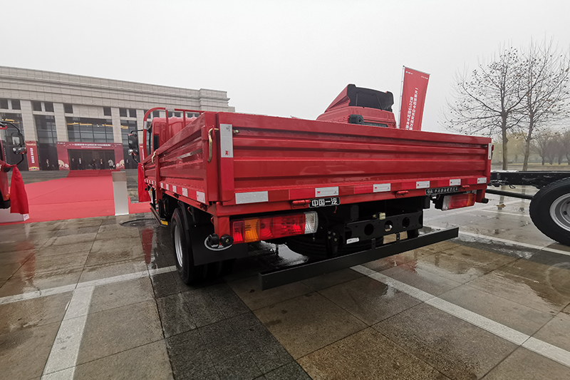 一汽解放輕卡 J6F 130馬力 4×2 國五 平板載貨車