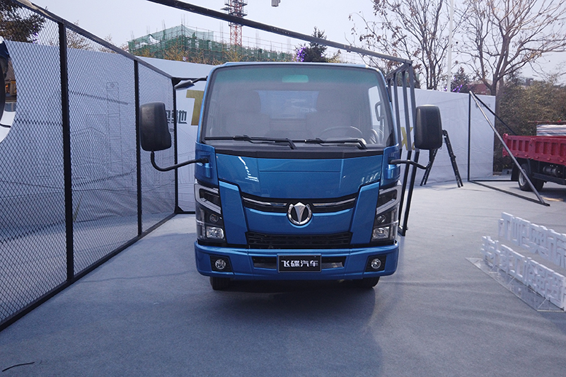 飛碟汽車 新奧馳T1 110馬力 4×2 國五 欄板載貨車
