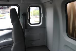 福田 奧鈴大黃蜂 210馬力 6.8米 國(guó)五排半廂式載貨車(chē)(BJ5186XXY-A1)