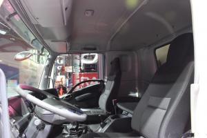 慶鈴 五十鈴巨咖 350馬力 4X2 9.6米 國(guó)五廂式載貨車(QL5080XXYU1VDR)