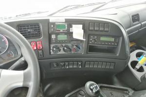 東風(fēng)商用車(chē) 天龍VL重卡 245馬力 6X2 9.6米 國(guó)五廂式載貨車(chē)(DFH5250XXYAX1V)