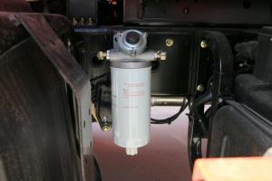 東風(fēng)商用車 天錦中卡 180馬力 4X2 6.75米 國(guó)五倉(cāng)柵式載貨車(DFH5180CCYBX3JV)