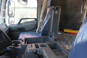 東風(fēng)商用車 天龍重卡 245馬力 6X2 9.6米 國(guó)五廂式載貨車(DFH5250XXYAX1V)