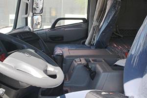 東風(fēng)商用車 天龍重卡 245馬力 6X2 9.6米 國(guó)五廂式載貨車(DFH5250XXYAX1V)