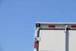 東風(fēng)商用車 天錦中卡 180馬力 4X2 7.7米 國(guó)五廂式載貨車(DFH5160XXYBX2JV)