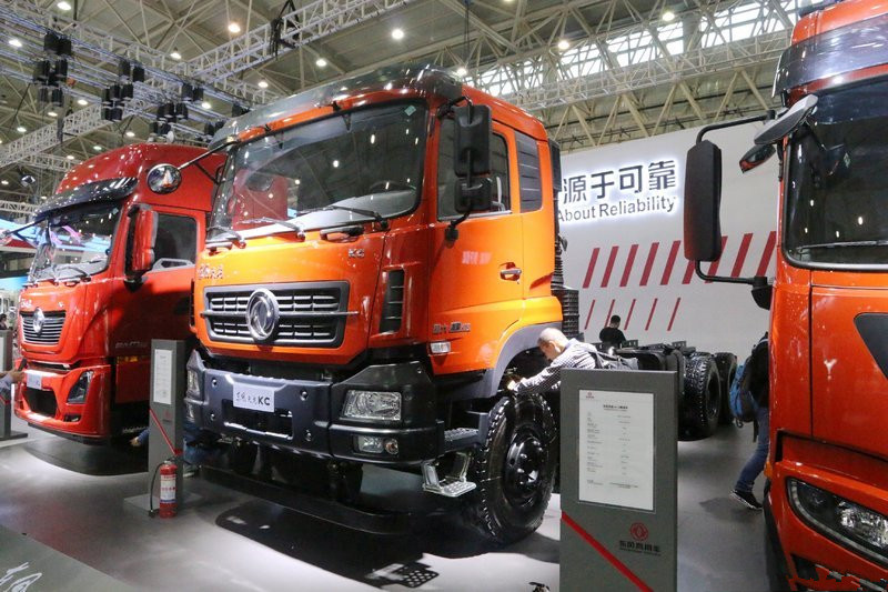 東風(fēng)商用車 天龍KC重卡 420馬力 8X4 7.6米 國(guó)五自卸車(前橋9T)(DFH3310A7)
