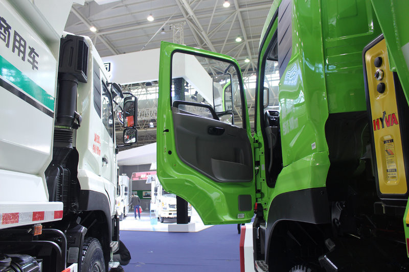 東風(fēng)商用車(chē) 天龍KC重卡 385馬力 8X4 7.2米 國(guó)五自卸車(chē)(DFH3310A3)