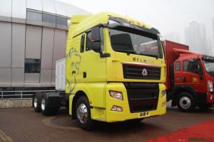 中國(guó)重汽 汕德卡SITRAK C7H重卡 430馬力 6X4 國(guó)五LNG牽引車(chē)(ZZ4256V324HE1LB)