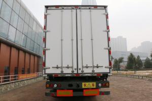 中國(guó)重汽 汕德卡SITRAK C7H重卡 480馬力 6X2 國(guó)五中置軸貨運(yùn)車(ZZ5266ZKXV603HE1)