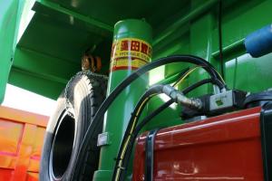 上汽紅巖 新金剛M500 350馬力 8X4 6.8米 國(guó)五 LNG自卸車(chē)(CQ3316HTG336TB)