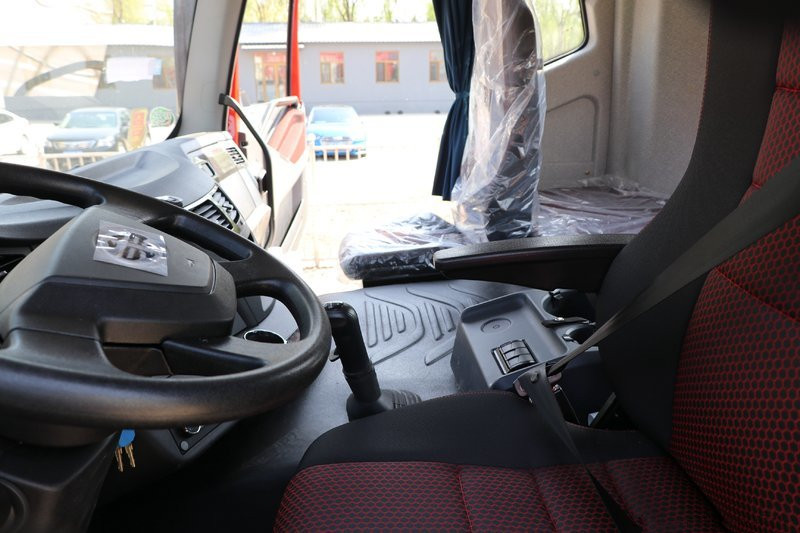 一汽解放 新J6P重卡 質(zhì)惠版 380馬力 6X4 國六 牽引車(CA4250P66K25T1E6)