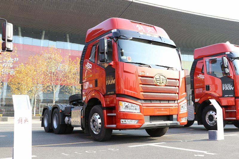 一汽解放 新J6P重卡 領航版2.0 四季款 560馬力 6X4 國六 牽引車(CA4250P66K25T1E6)
