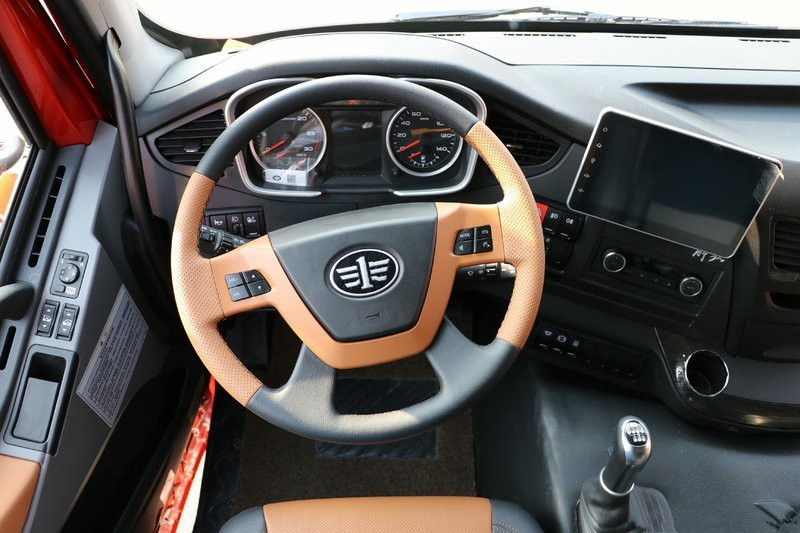 一汽解放 新J6P重卡 領航版2.0 四季款 560馬力 6X4 國六 牽引車(CA4250P66K25T1E6)