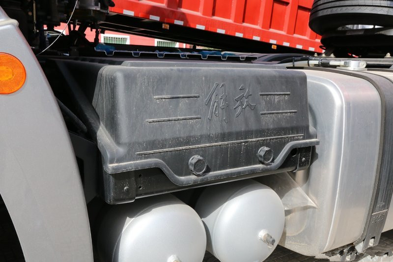 一汽解放 J7重卡 四季款 550馬力 6X4 國(guó)五 牽引車(12擋)(CA4250P77K25T1E5)