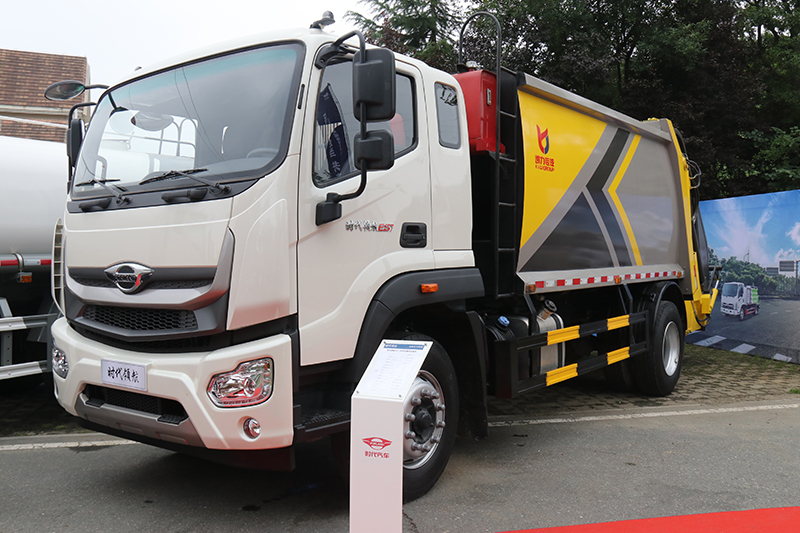 福田時代 領(lǐng)航ES7-4500 245馬力 4×2 國六 壓縮式垃圾車（KLF5180ZYSB6拓展）