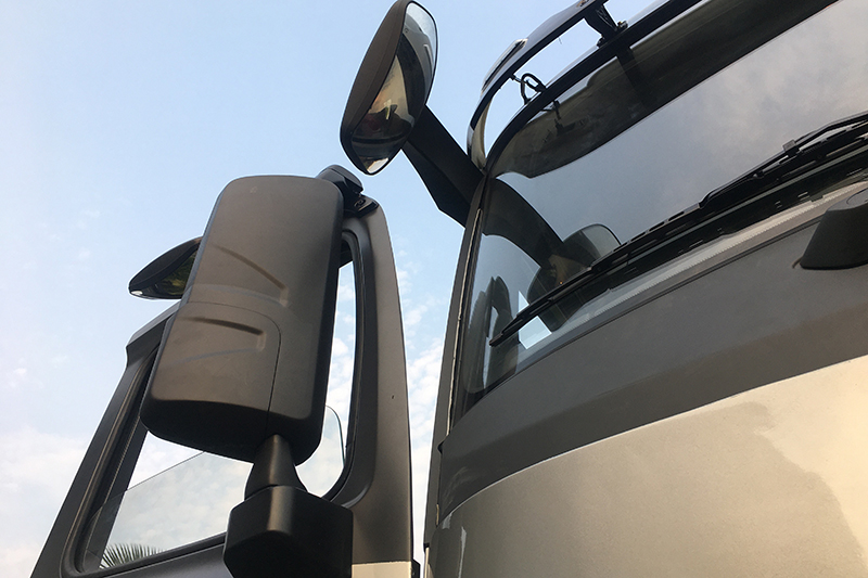 一汽凌源 滬尊S200 先鋒版 500馬力 6×4 國五牽引車（CAL4253C4F4E5）