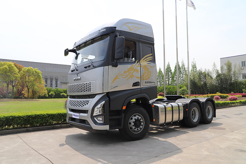 一汽凌源 滬尊S200 先鋒版 500馬力 6×4 國五牽引車（CAL4253C4F4E5）
