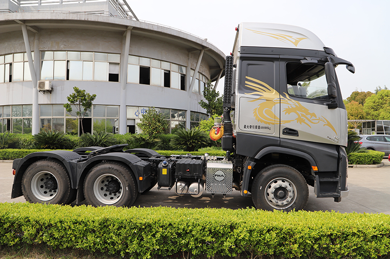 一汽凌源 滬尊S200 先鋒版 500馬力 6×4 國五牽引車（CAL4253C4F4E5）