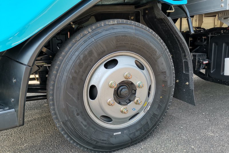 飛碟汽車 W5 130馬力 4×2 國(guó)六 4.18米 單排廂式載貨車（FD5040XXYW68K6-1）