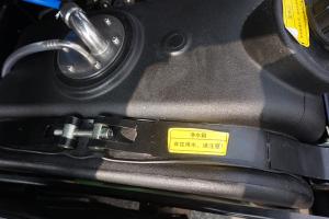 一汽解放青汽  JH6+重卡 生活艙版 550馬力  6X4 國五AMT牽引車(CA4250P33K25T1E5A80)