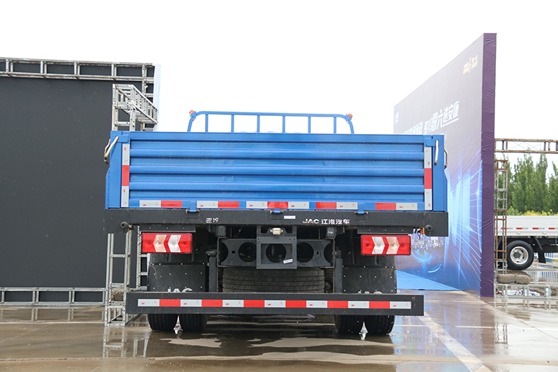 江淮駿鈴 V8綠霸王 170馬力 4×2 國六平板 載貨車