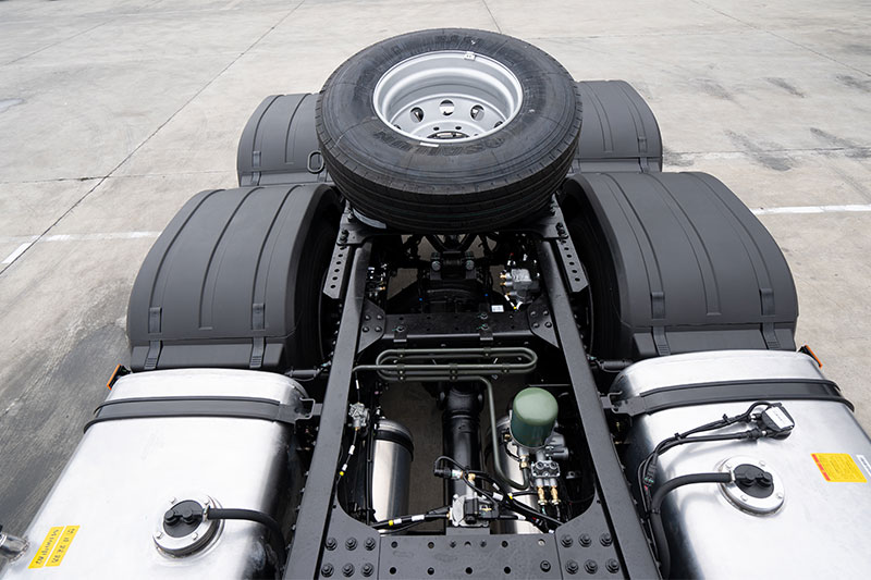 遠(yuǎn)程汽車(chē) 甲醇重卡 316kw 6×4 國(guó)六 牽引車(chē)(DNC4250GM6) 低速版本（帶限速89km/h）