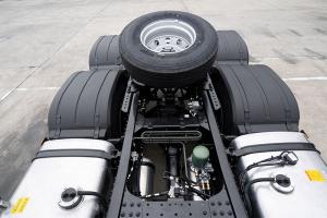 遠(yuǎn)程汽車 甲醇重卡 316kw 6×4 國六 牽引車(DNC4250GM6) 高速版本（最高車速110km/h）