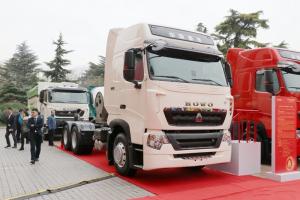中國(guó)重汽 HOWO T7H重卡 440馬力 6X4 LNG 國(guó)六 AMT自動(dòng)擋牽引車(chē)(16擋)(ZZ4257V384HF1LB)
