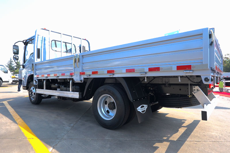 福田時(shí)代 領(lǐng)航M5 152馬力 4×2 國(guó)六 載貨車(chē)（LVBV3JBB1NE155381）福田時(shí)代 領(lǐng)航M5 152馬力 4×2 國(guó)六 載貨車(chē)（LVBV3JBB1NE155381）