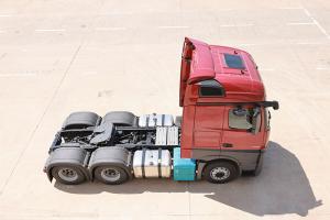 梅賽德斯-奔馳 Actros 2653 530馬力 6×4 國(guó)六 公路牽引車 （紅）