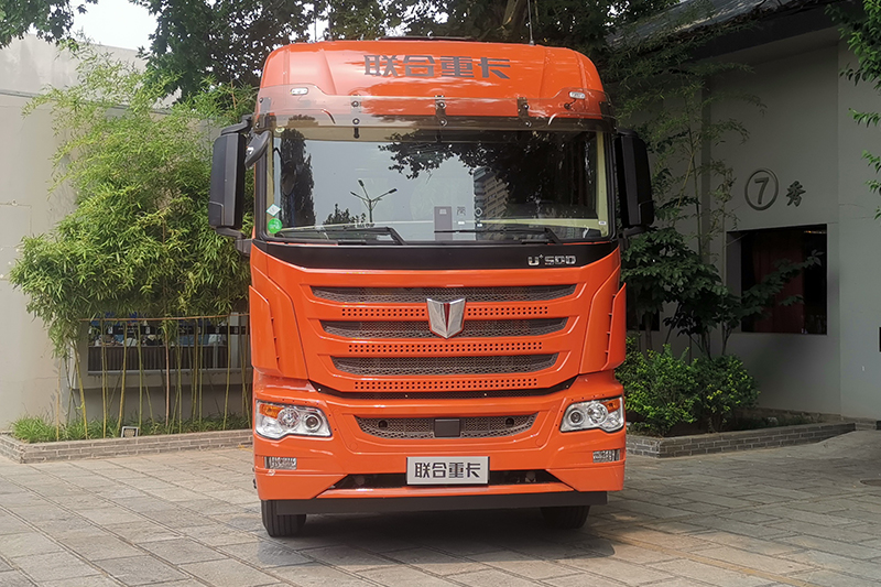 聯(lián)合重卡 麒麟 350馬力 6×4 LNG 國六 牽引車（QCC4253N664）