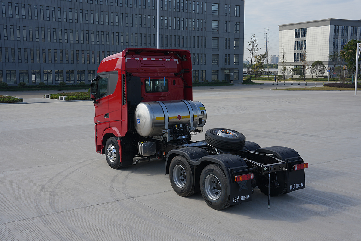 北京重卡 追夢 530馬力 6×4 國六 LNG 牽引車 普貨/零擔運輸版（BJ4250G6CP）