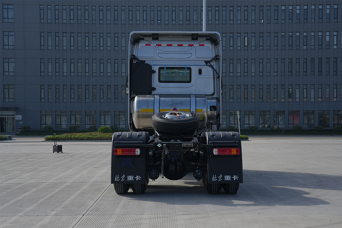 北京重卡 追夢(mèng) 500馬力 6×4 國(guó)六 LNG 牽引車(chē) 煤炭運(yùn)輸版（BJ4250G6CP）