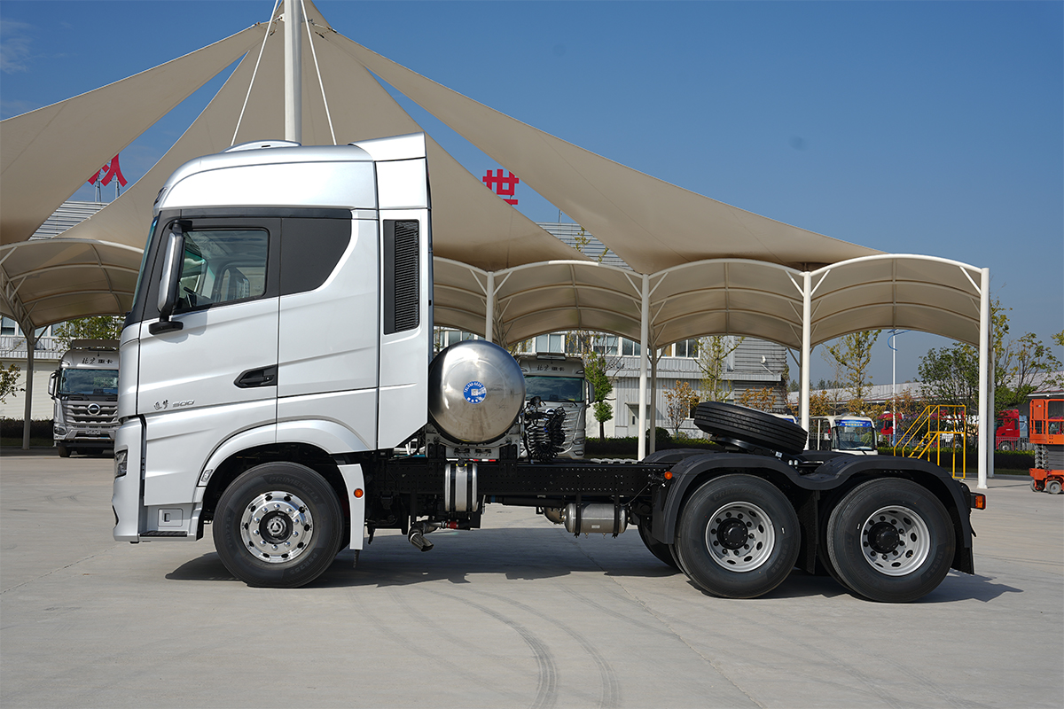 北京重卡 追夢(mèng) 500馬力 6×4 國(guó)六 LNG 牽引車(chē) 煤炭運(yùn)輸版（BJ4250G6CP）