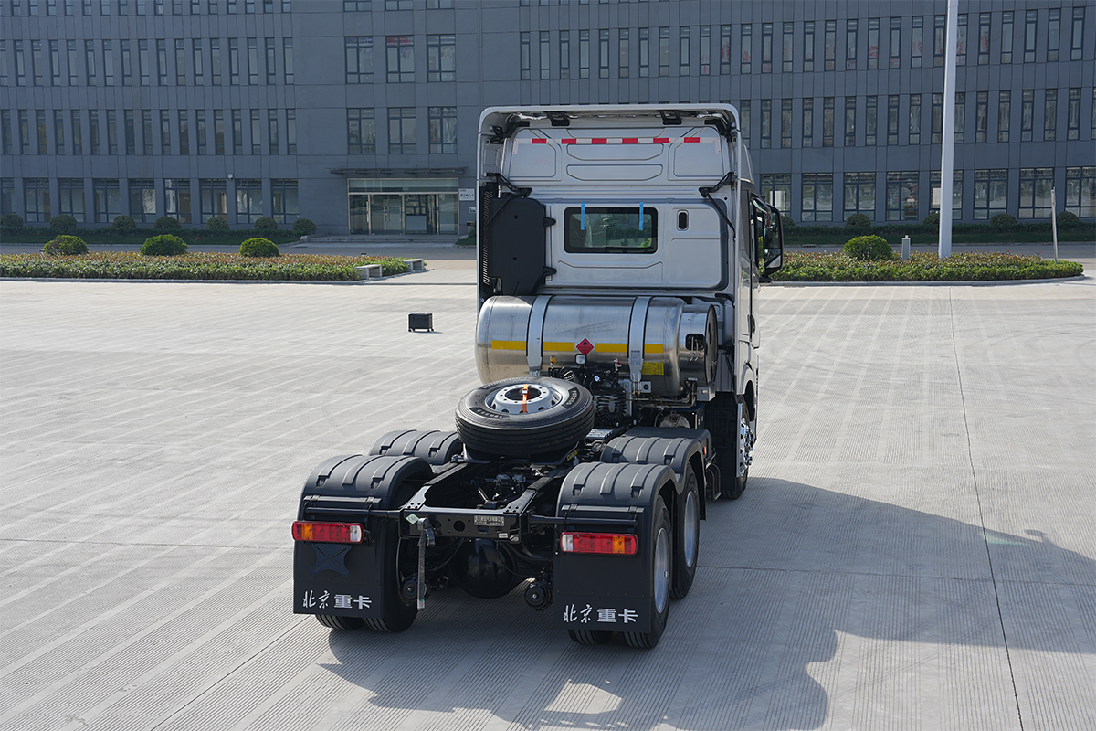 北京重卡 追夢(mèng) 500馬力 6×4 國(guó)六 LNG 牽引車(chē) 煤炭運(yùn)輸版（BJ4250G6CP）