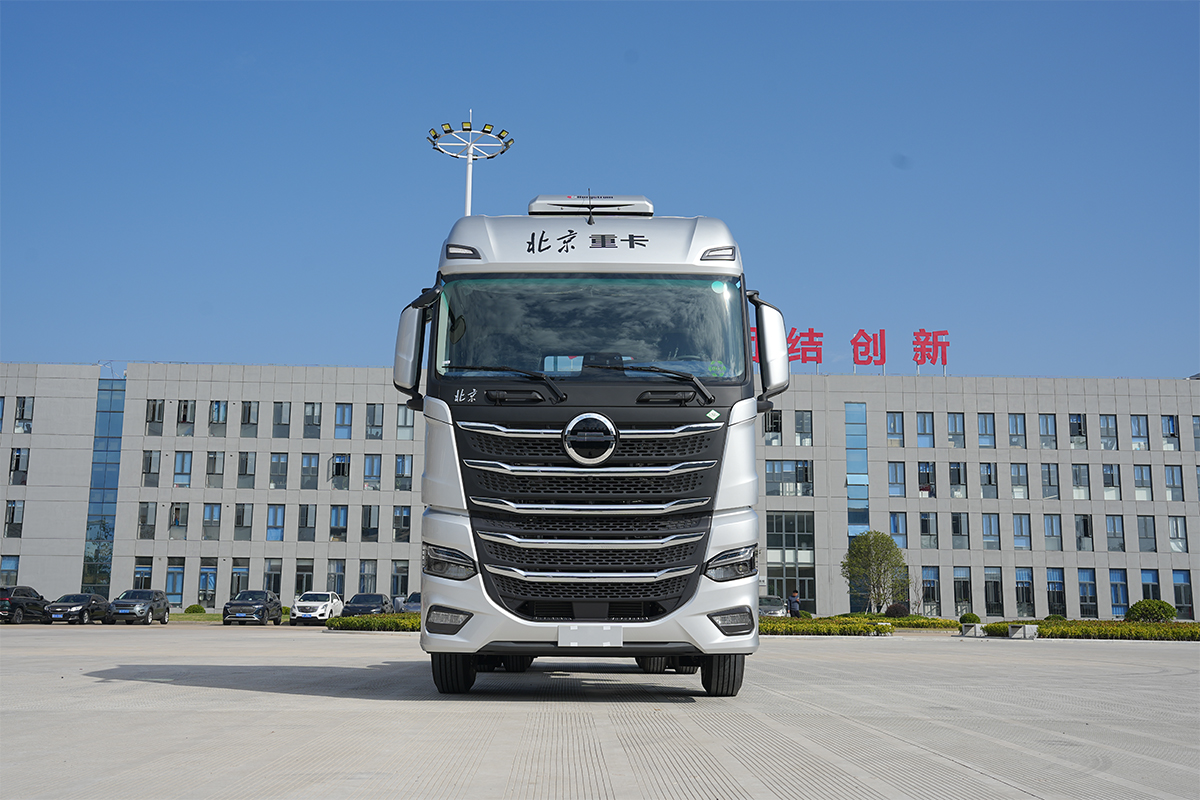 北京重卡 追夢(mèng) 500馬力 6×4 國(guó)六 LNG 牽引車(chē) 煤炭運(yùn)輸版（BJ4250G6CP）
