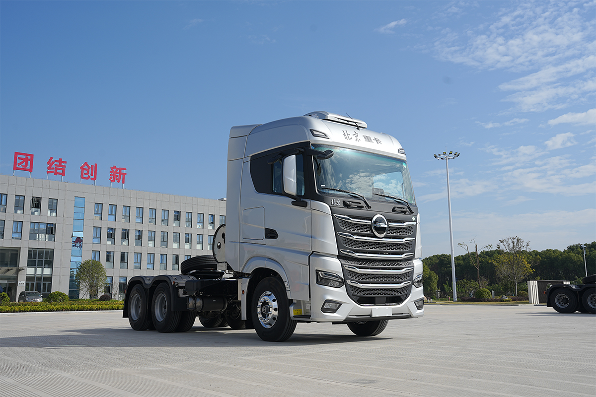 北京重卡 追夢(mèng) 500馬力 6×4 國(guó)六 LNG 牽引車(chē) 砂石料運(yùn)輸版（BJ4250G6CP）