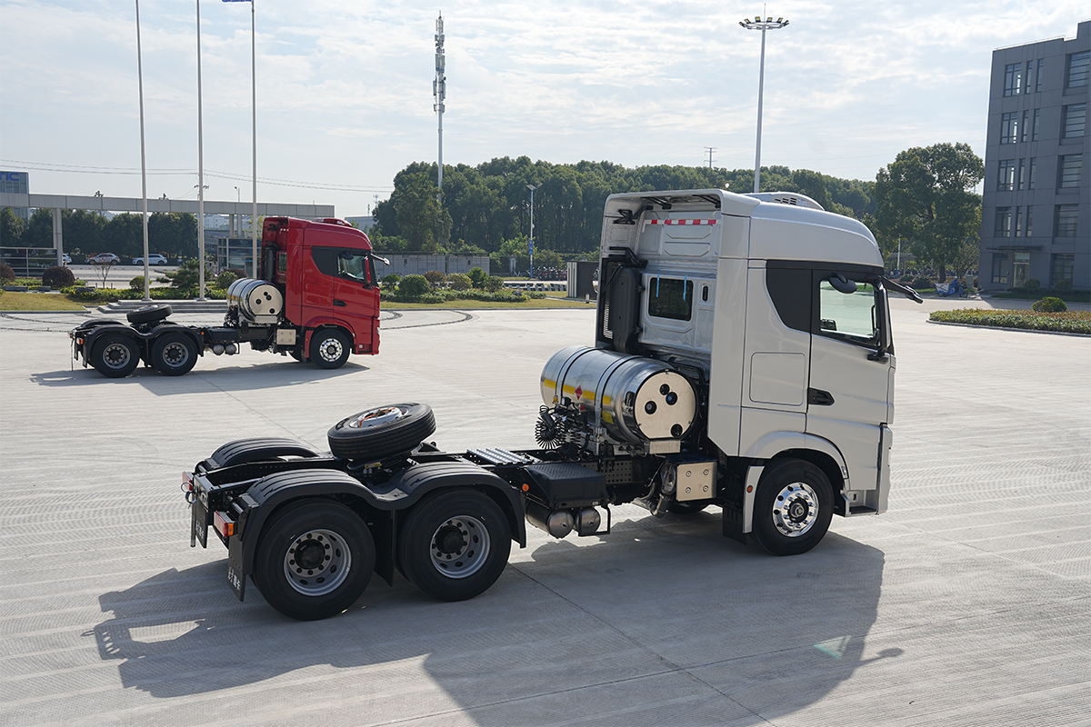 北京重卡 追夢(mèng) 500馬力 6×4 國(guó)六 LNG 牽引車(chē) 砂石料運(yùn)輸版（BJ4250G6CP）