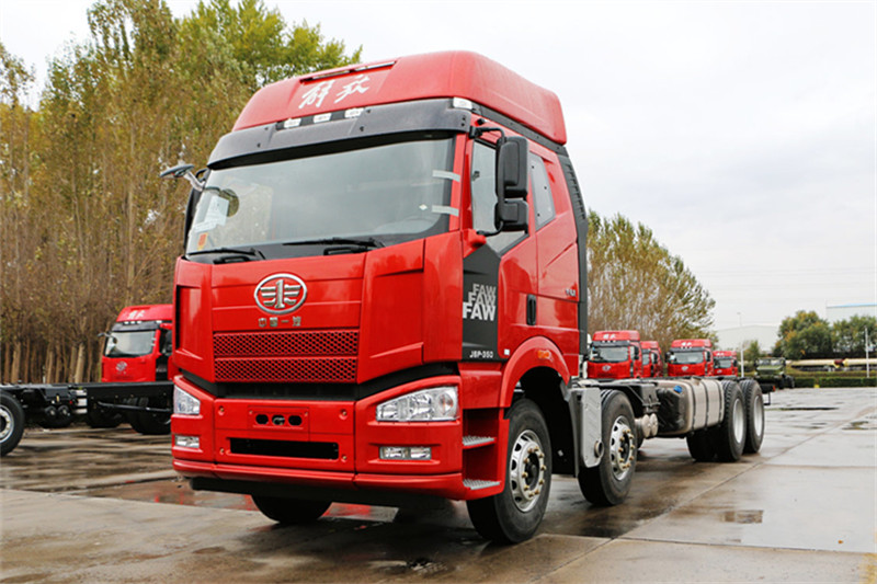 一汽解放 J6P重卡 復(fù)合型 420馬力 8X4 9.5米 國(guó)五欄板載貨車(CA1310P66K2L7T4E5)