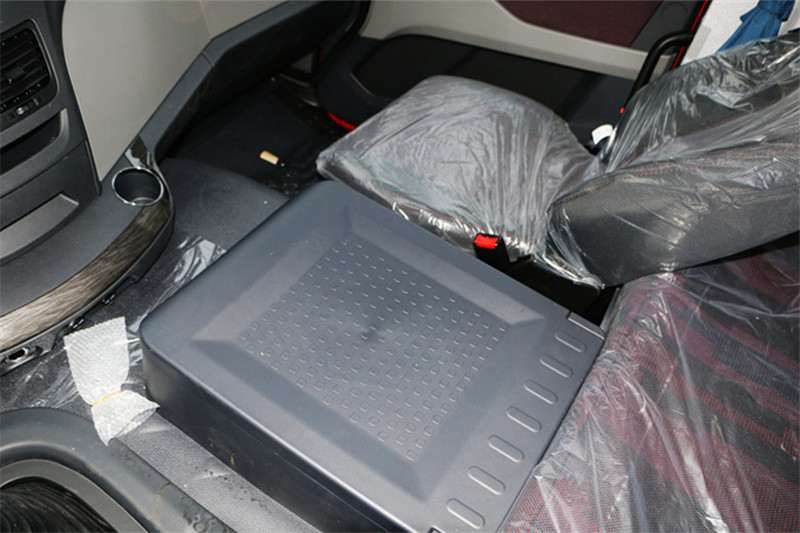 一汽解放 J6P重卡 復合型 350馬力 8X4 9.5米 國五廂式載貨車(CA5310XXYP66K2L7T4E5)