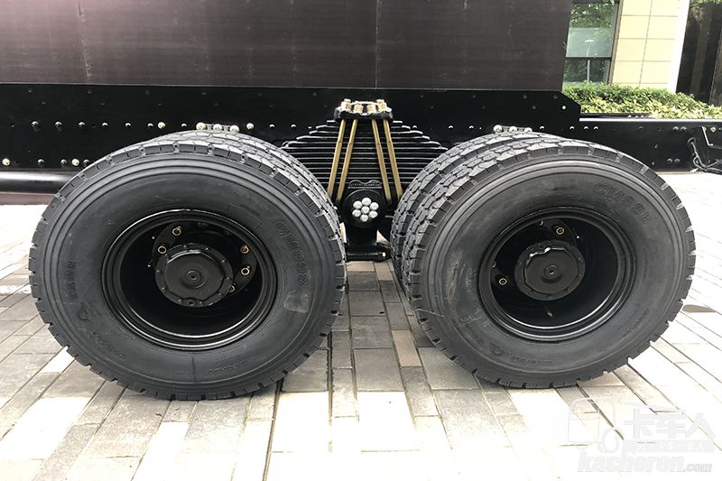 解放新J6P 500馬力 8×4自卸車