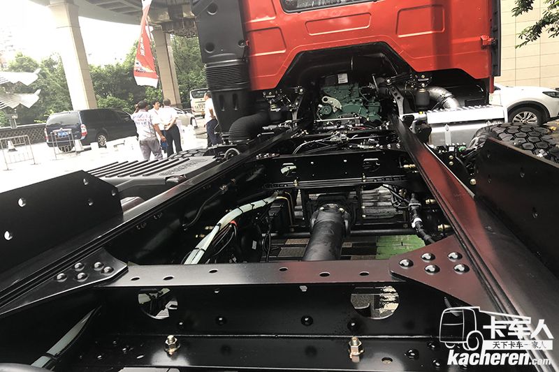 解放新J6P 500馬力 8×4自卸車